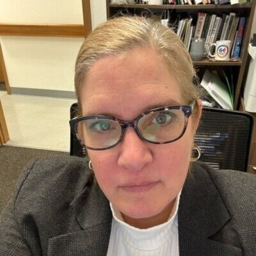 Budnik aimee headshot