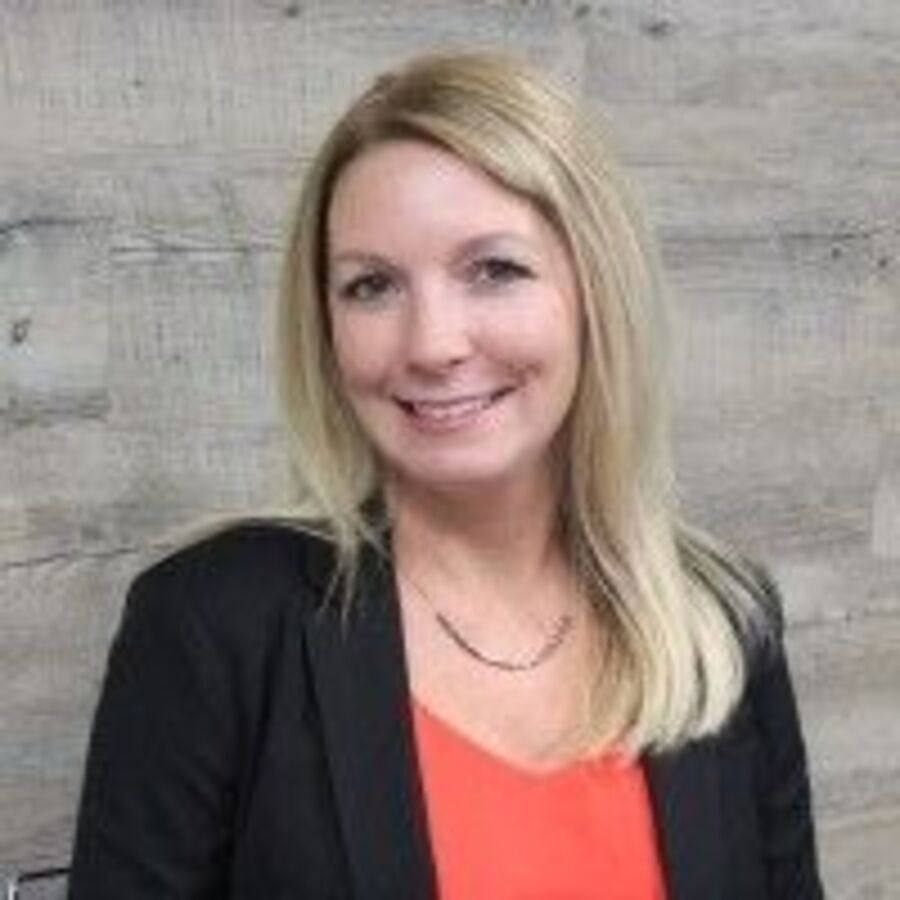 Glenn amanda headshot